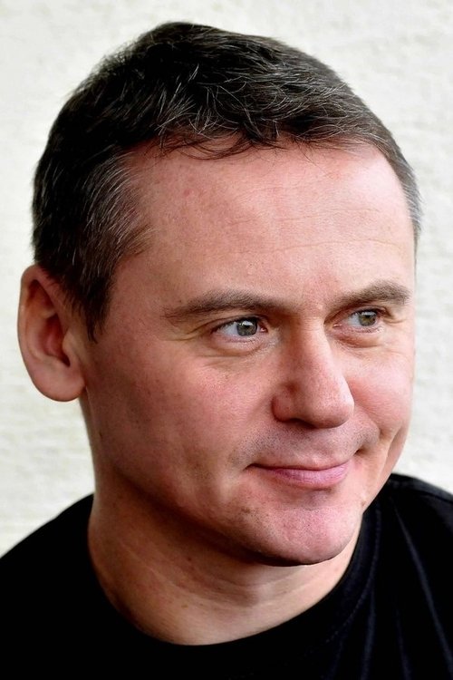 Mariusz Krzemiński as AirBnB Owner