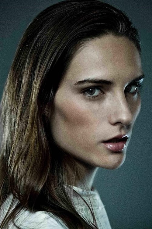 Mallory Thompson as Club Girl #1