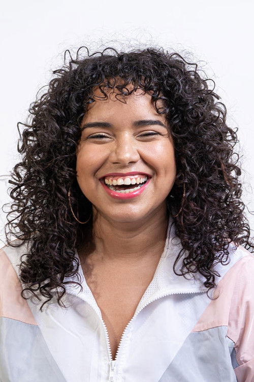 Érika Suarez as Élisa