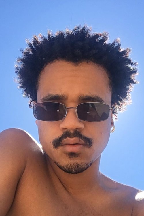 Vick Farage as Batata (as Victor Andrade)