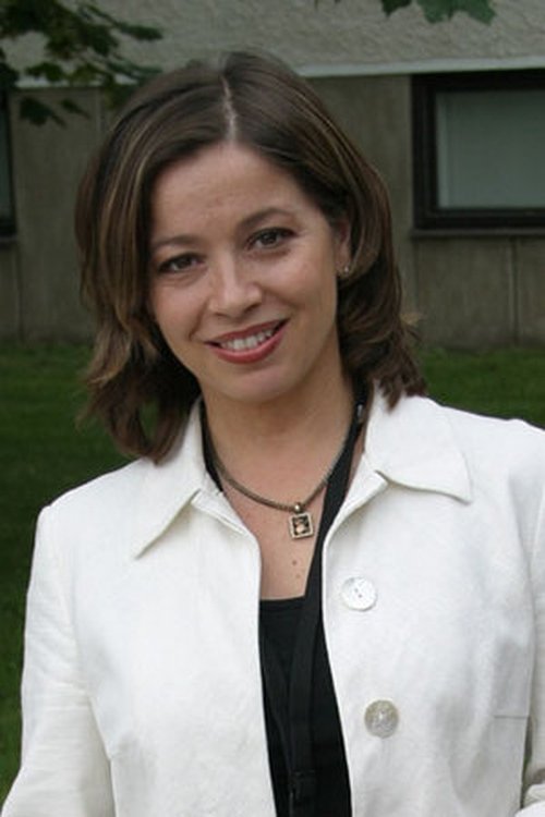 Saija Hakola as hoitolaitoksen toimistosihteeri