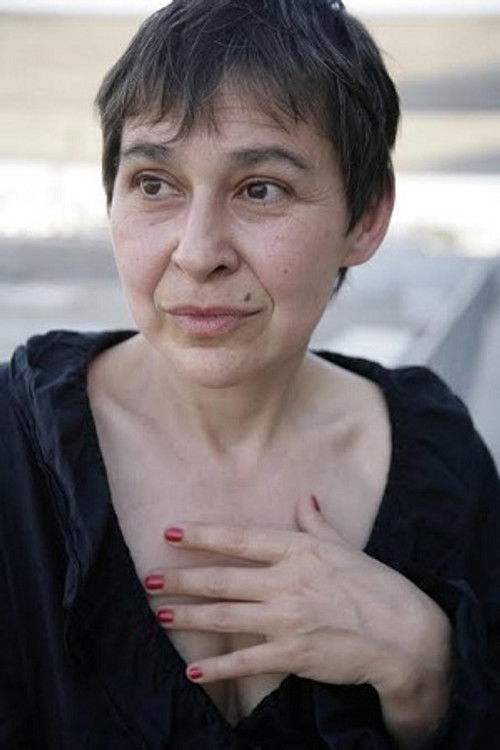 Mara Mattuschka as Bestatterin