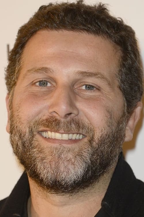 Arthur Benzaquen as Le vendeur de chaussures