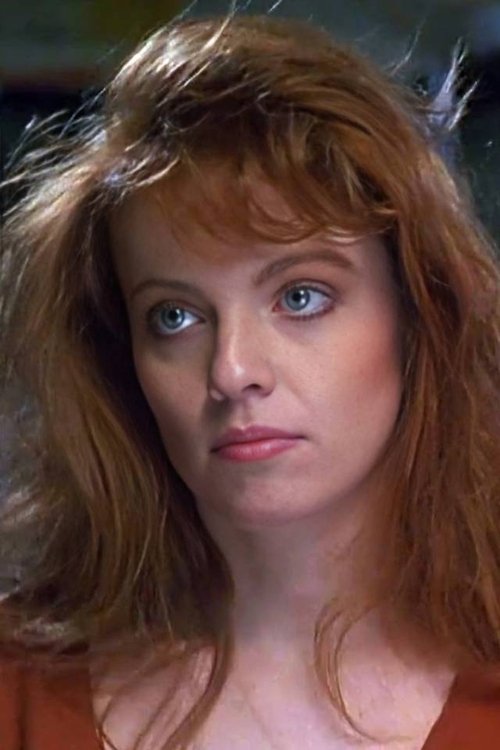 Elizabeth Maclellan as Carolyn Bramwell / Elsa