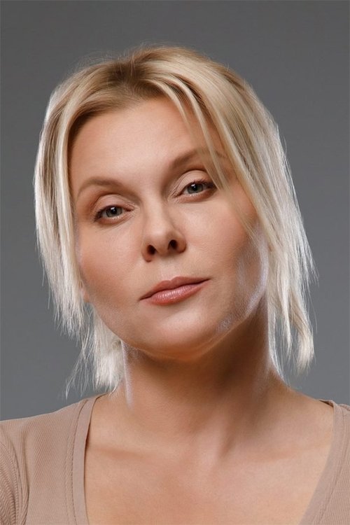 Yana Troyanova as Mother