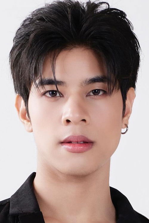 Guide Piyawat Khongsamran as Blue