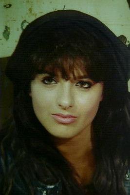 Arzu Aydın as Elif