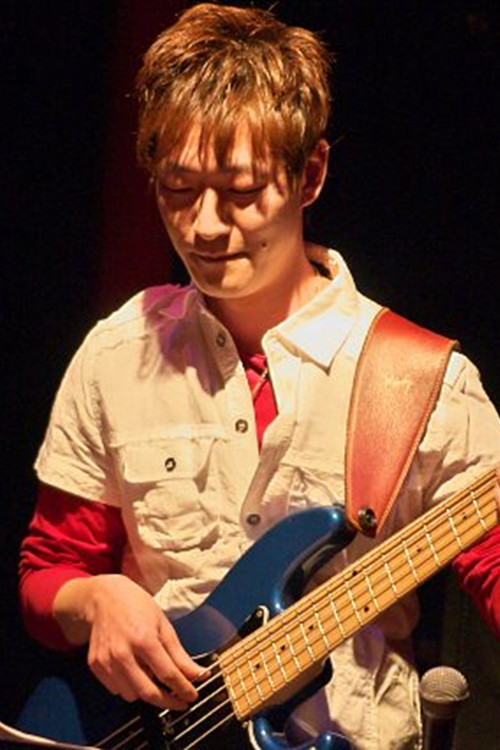 Shingo Tanaka as Bass