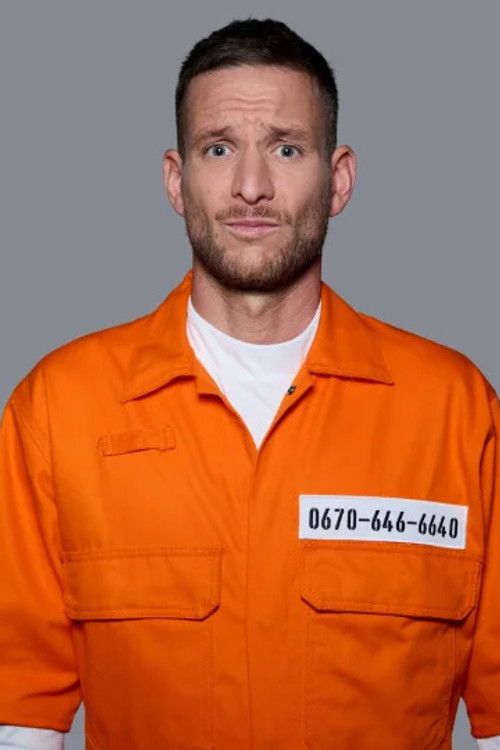 Istenes Bence as Műsorvezető