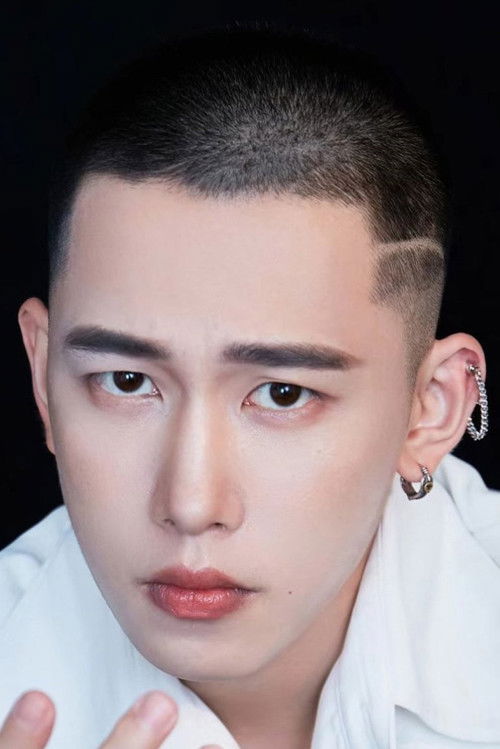 Li Mengran as Mo Yang