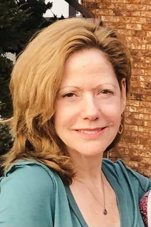 Sylva Kelegian as Ellie Carver