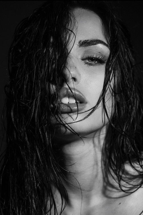 Gala Santino as Dana