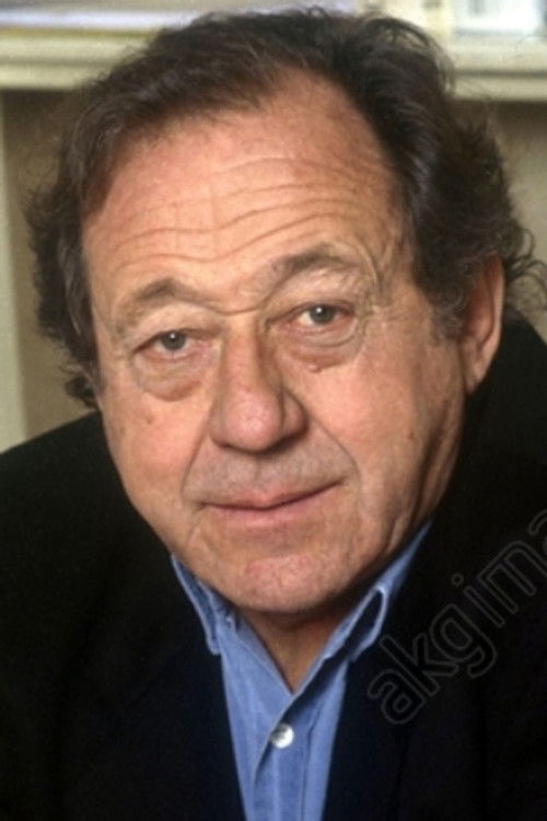 Gilbert Schlogel as Professeur Keller