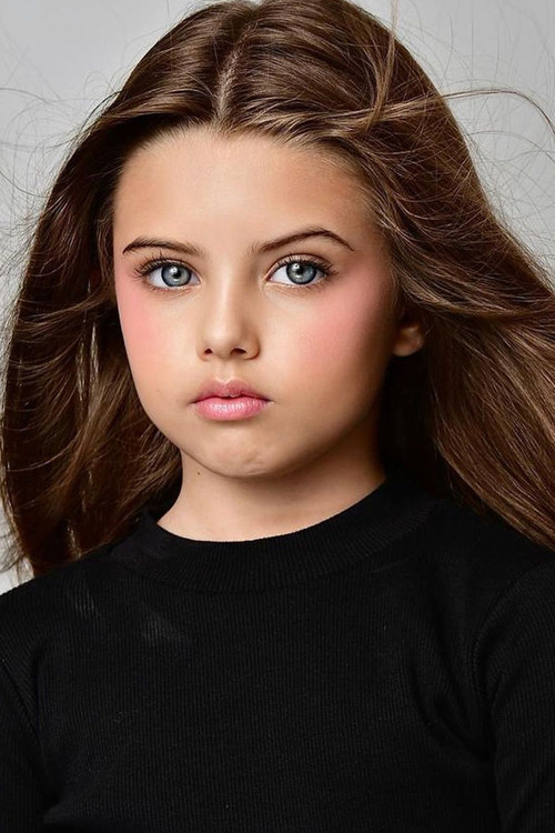 Sofia Fornazari as Dorinha