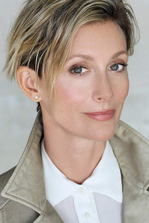 Erika Walter as Laura Bailey