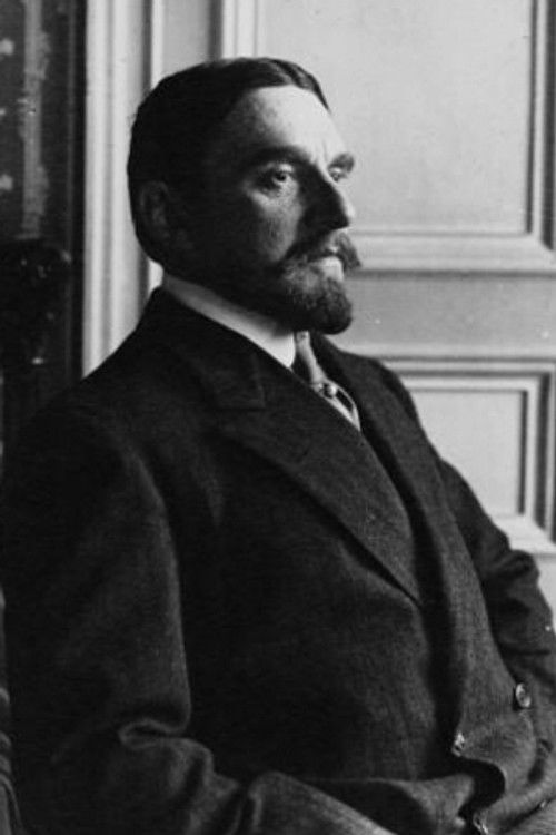 Raphaël Duflos as Jean Bernon