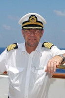 Morten Hansen as Kapitän Morten Hansen