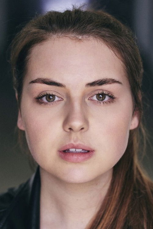 Julia Stammler as Eva