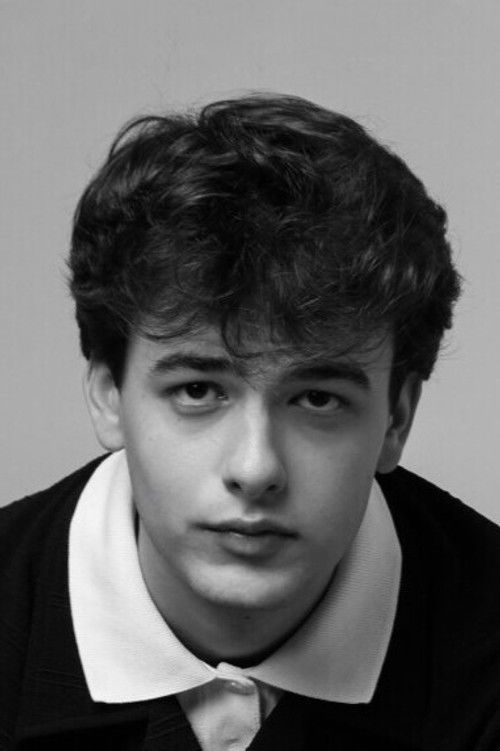 Thiago Voltolini as Michel