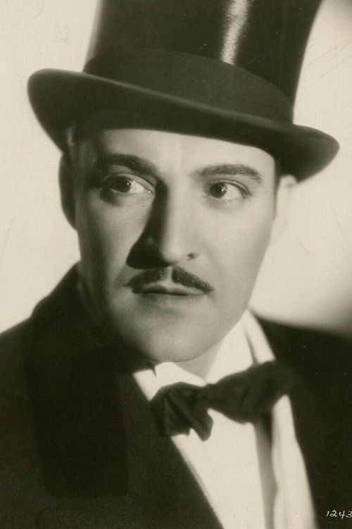 Ramón Pereda as José Antonio González - El Gavilán