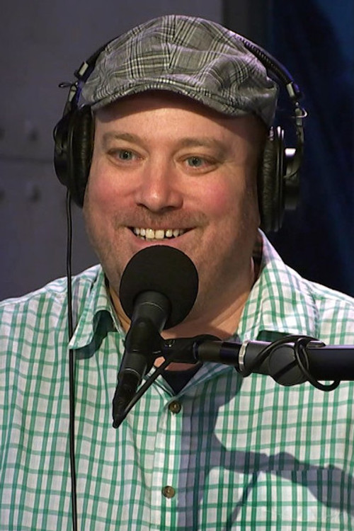 Benjy Bronk as Queen Benjamin