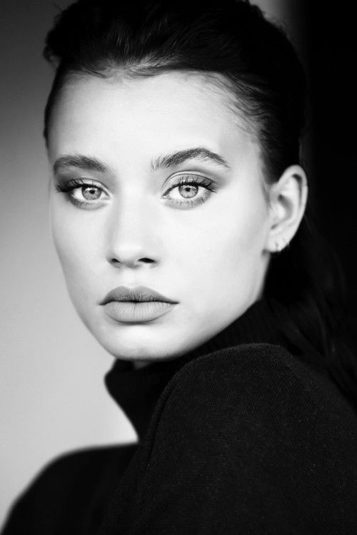 Josey Auguste as Linda Baxter