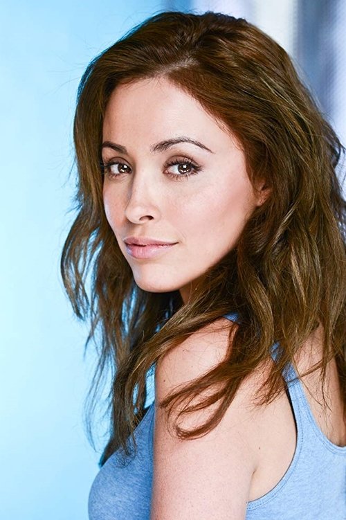 Tamara Almeida as Gracie Moreau