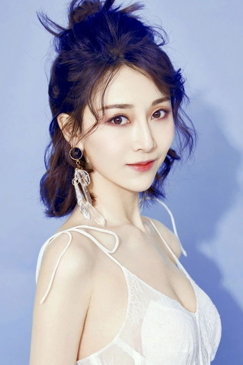 Gao Lin as Shuang Shuang