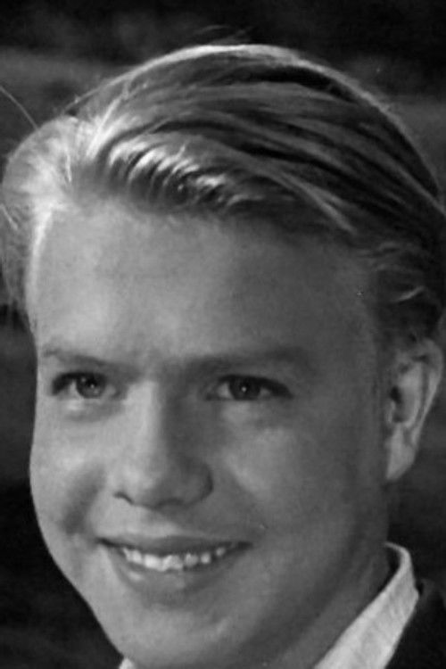 Boris Belyayev as Sanya in childhood