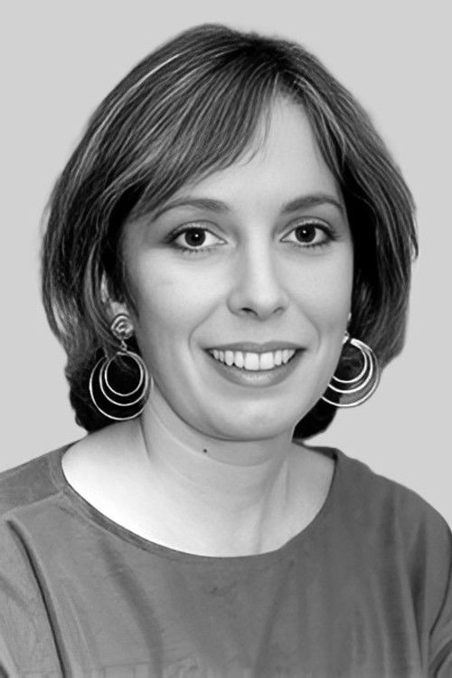 Josephine Chaplin as Hélène Varèse