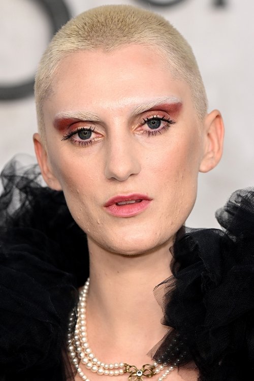 Bridie Sisson as Robin