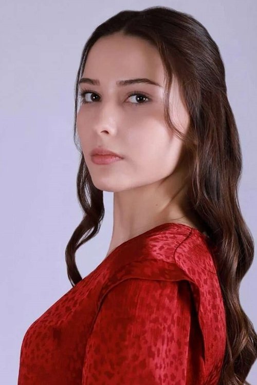 Elçin Zehra Irem as Leyla