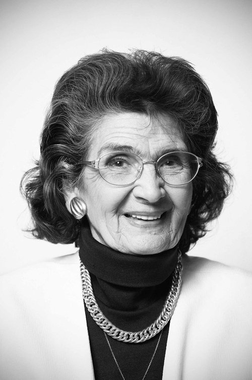 Ileana Iordache as Mita