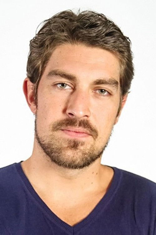 Alex Ricart as Alfonso