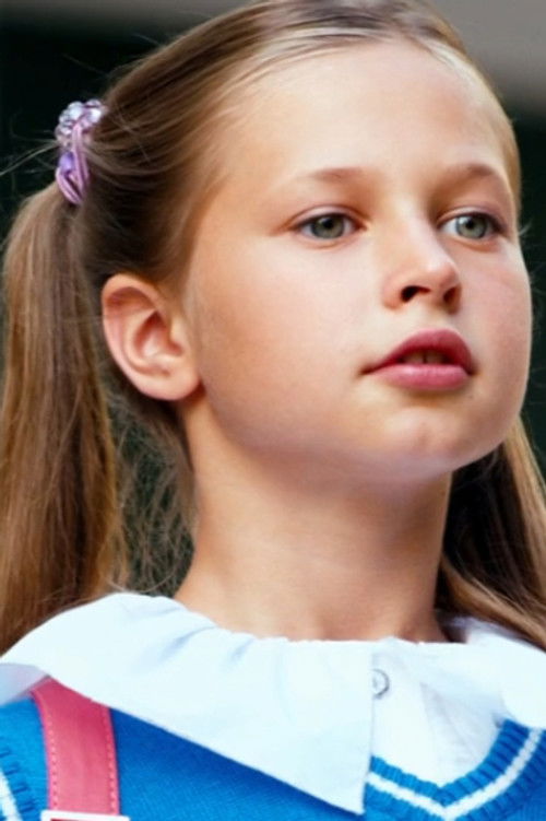 Elizaveta Khozova as Женя