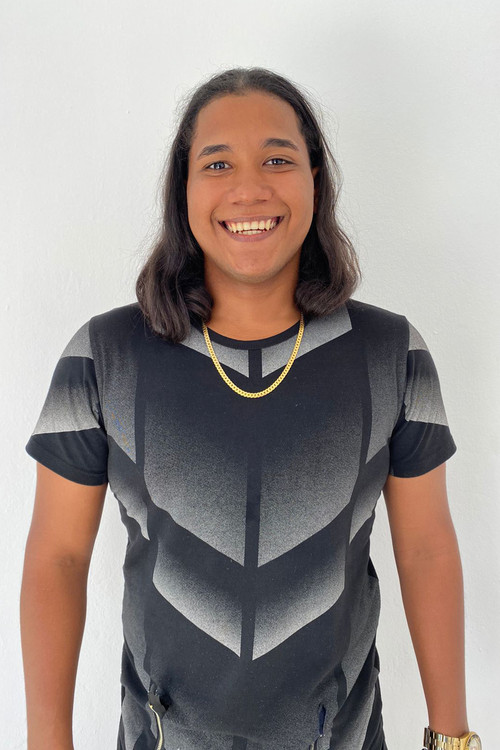 Deybi Williams as Leonardo