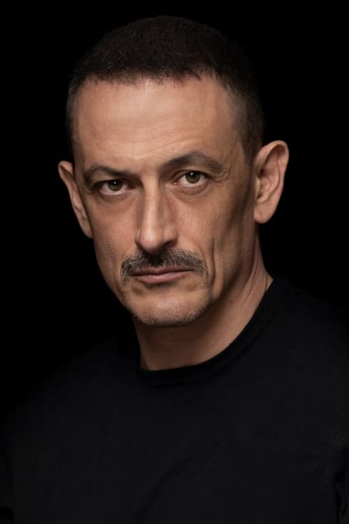 Francisco Boira as Padre Dan