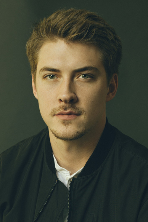 Michael Seitz as Davis