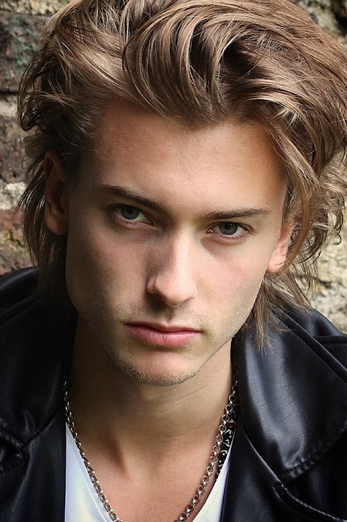 Elijah Rowen as Dollos