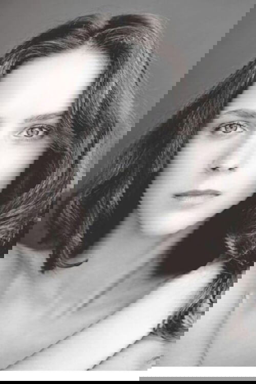 Kseniya Knyazeva as Mother / Thumbelina