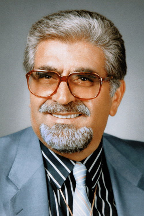Kemal Özkan as Doktor