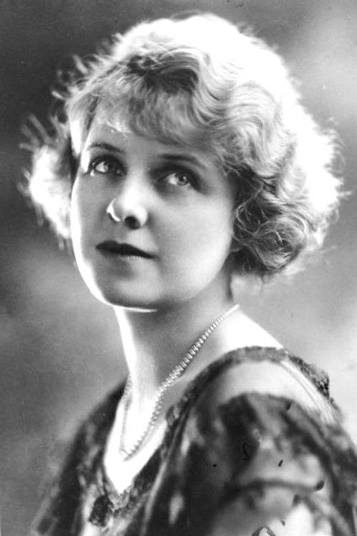Diana Allen as Alice Hasdock