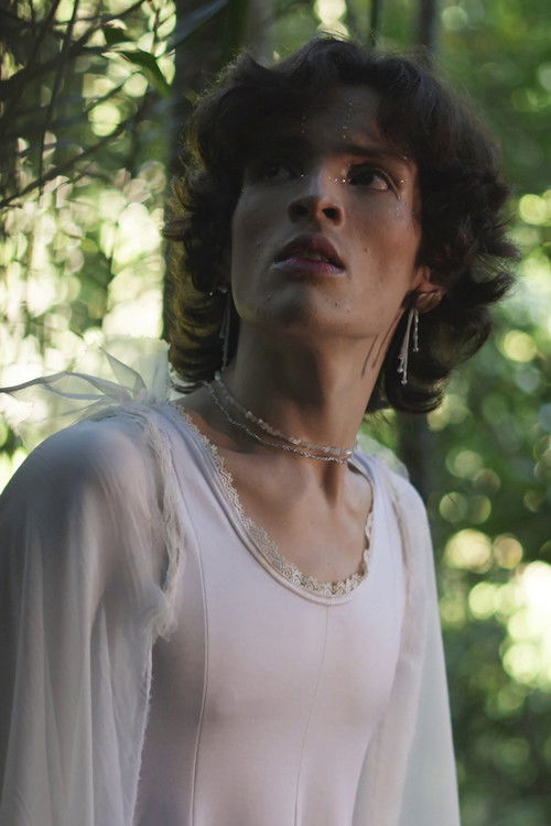 Eduardo Dealbar as Isaac Newton