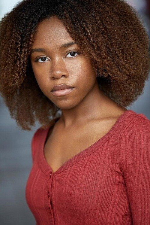 Imani Pullum as Ella Gardner
