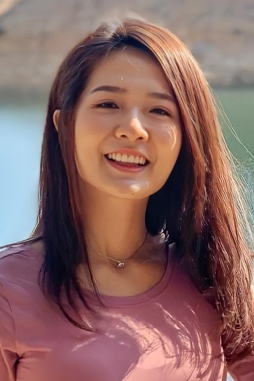 Maggie Leung Man-Hau as 谭何容仪 (少女)