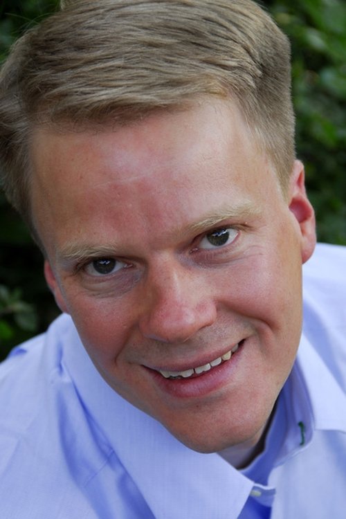 Aaron Toronto as The Reporter