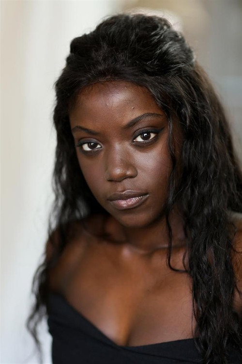 Maïmouna Toure as Oumou