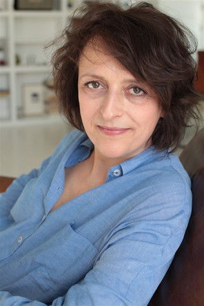 Stéphanie Bataille as Commentateur 2