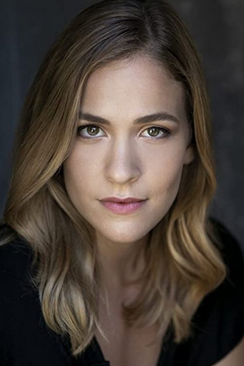 Lelia Symington as Cassie Gaines