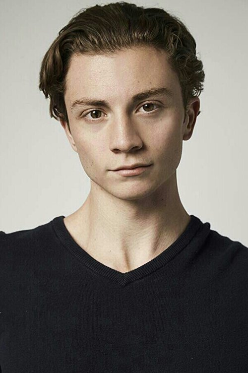 Richard Ellis as Evan